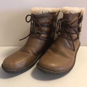 Ugg Australia ‘Caspia’ Leather Shearling Boots